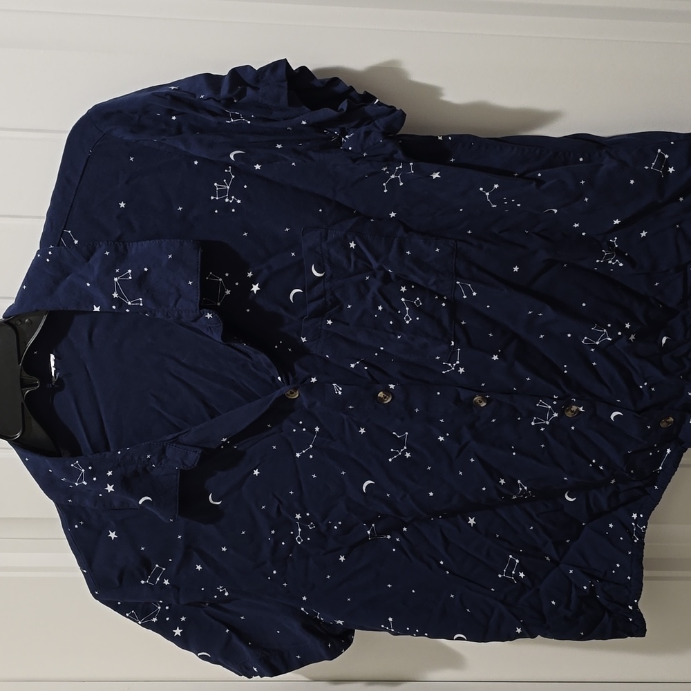 Women's rayon short sleeve top.